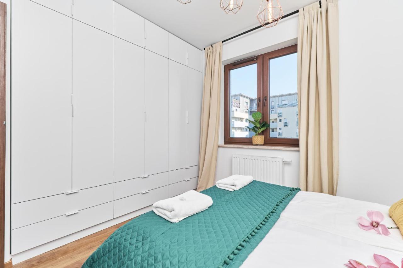 Nowa Teczowa Apartments Promenada Staromiejska By Noclegi Renters Wrocław Extérieur photo